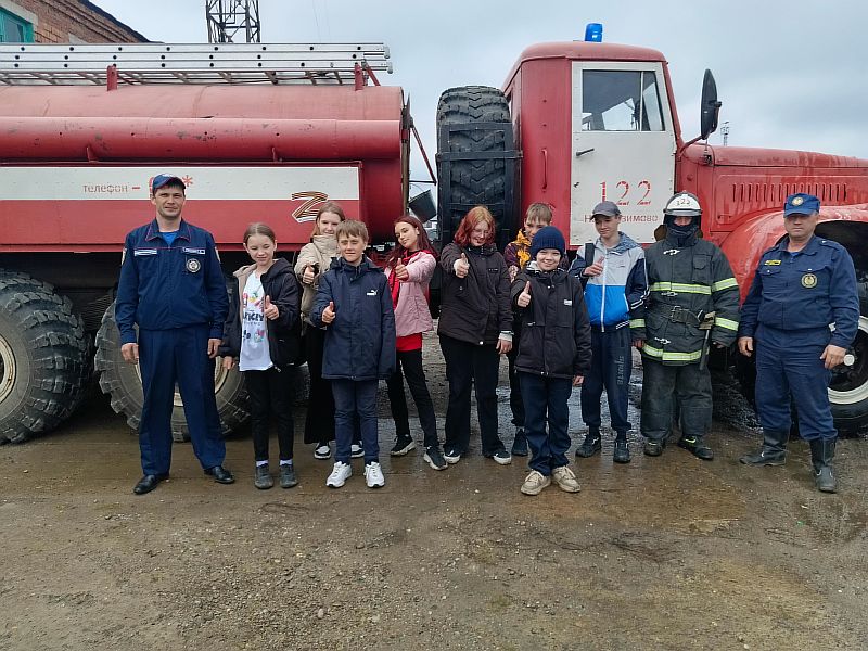 Экскурсия в пожарную часть №122 п. Новоназимово..